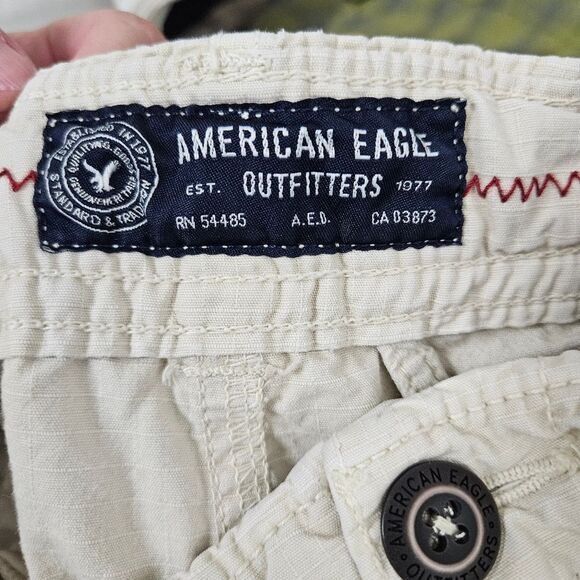 American Eagle Cargo Classic Fit Shorts Men's 32 Ivory 10" Inseam Casual Preppy - Picture 2 of 9